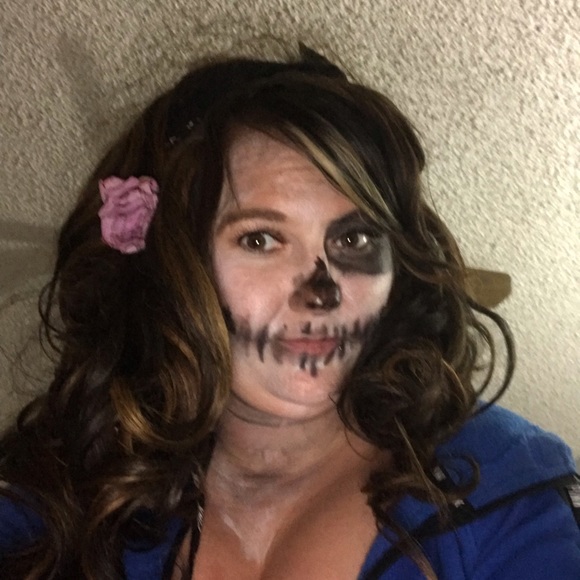 Meet your Posher, Allison - Picture 2 of 2